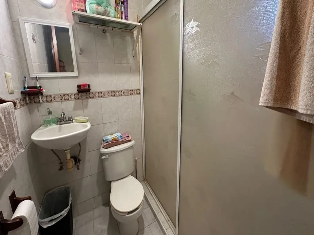 CASA EN ESQUINA CON LOCAL OPCIONAL - Foto 7