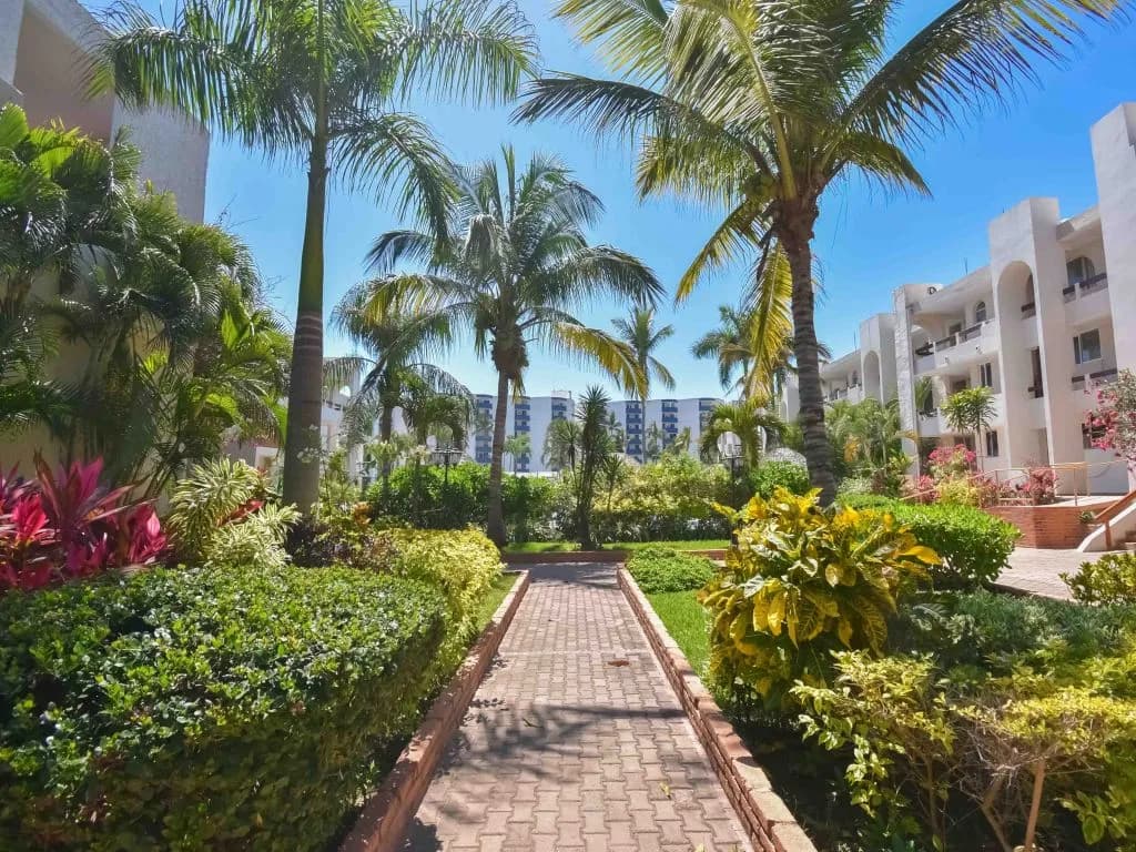Condominio moderno de una recámara en Mazatlán – ¡A solo pasos de la playa! - Foto 5
