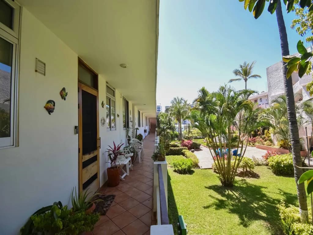 Condominio moderno de una recámara en Mazatlán – ¡A solo pasos de la playa! - Foto 6