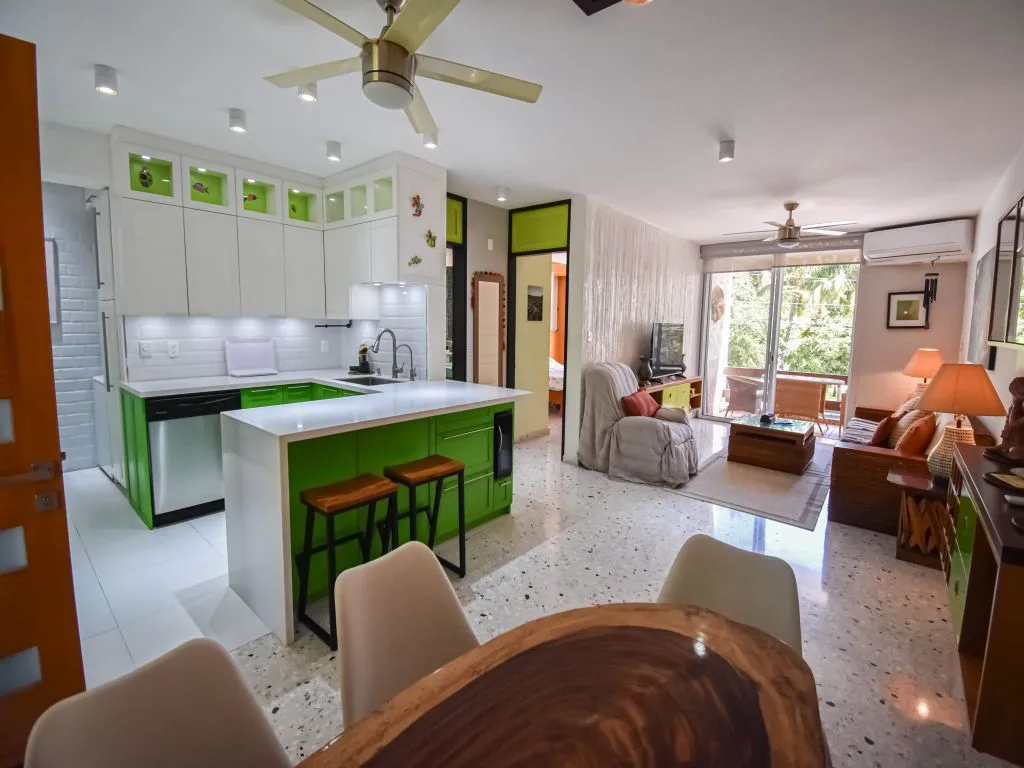 Condominio moderno de una recámara en Mazatlán – ¡A solo pasos de la playa! - Foto 8