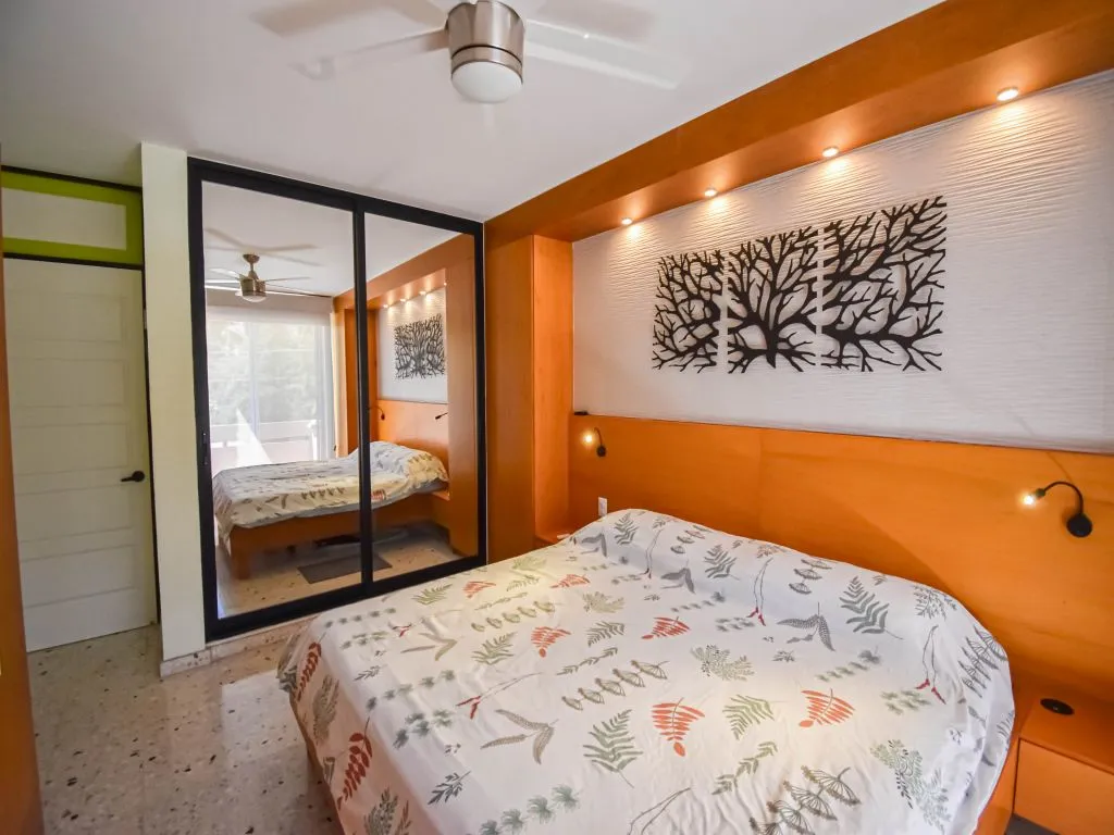 Condominio moderno de una recámara en Mazatlán – ¡A solo pasos de la playa! - Foto 18