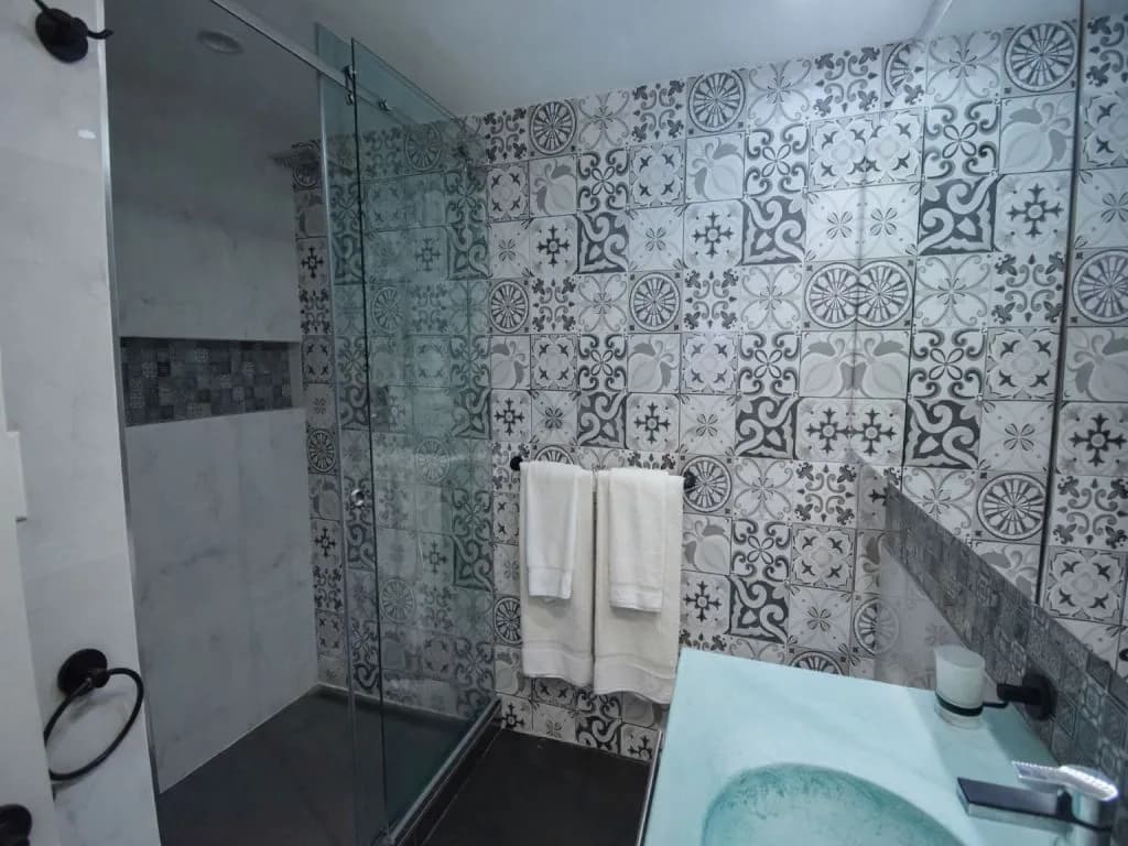 Condominio moderno de una recámara en Mazatlán – ¡A solo pasos de la playa! - Foto 21