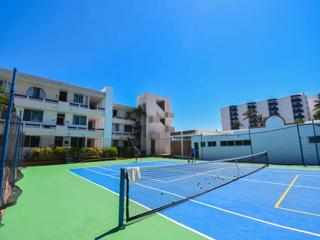 Condominio moderno de una recámara en Mazatlán – ¡A solo pasos de la playa! - Foto 24