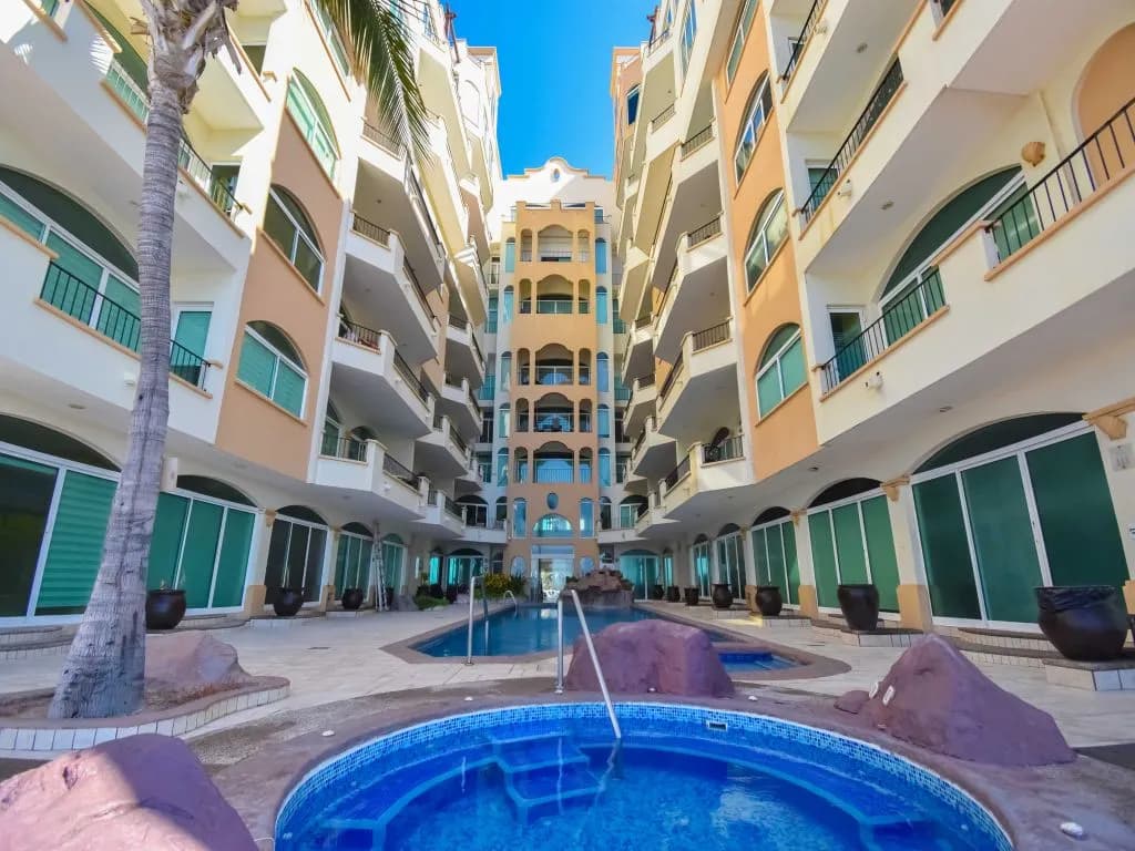 Condo de 2 Recamaras En La Playa - Foto 21