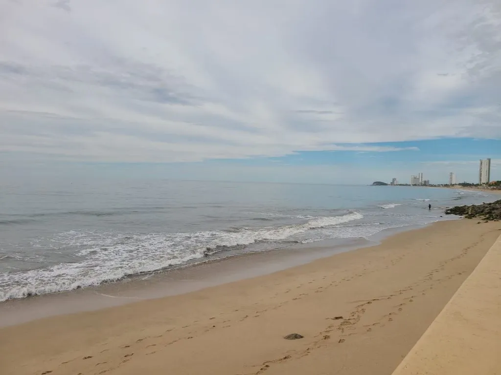 Condominio Frente al Mar, Totalmente Amueblado (4.º Piso) - Foto 2