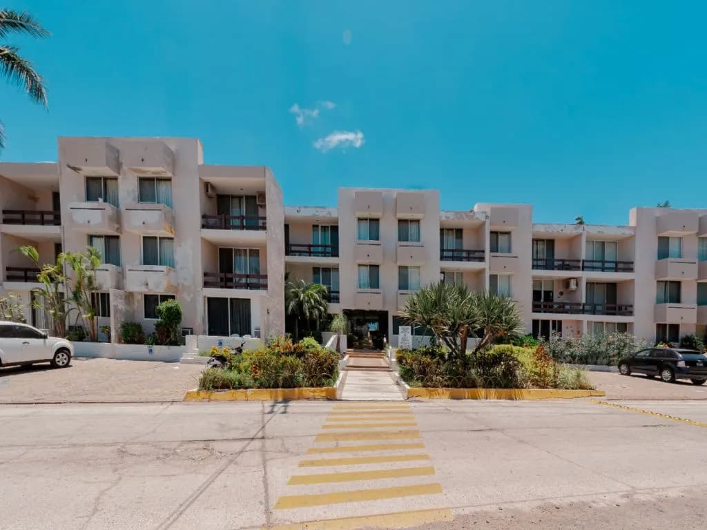 Condominio Privado en Esquina Interior en Playa Escondida - Foto 14