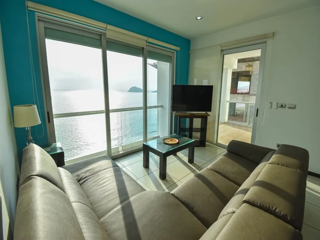Condo de lujo, dos recamaras con vista al mar - Foto 1