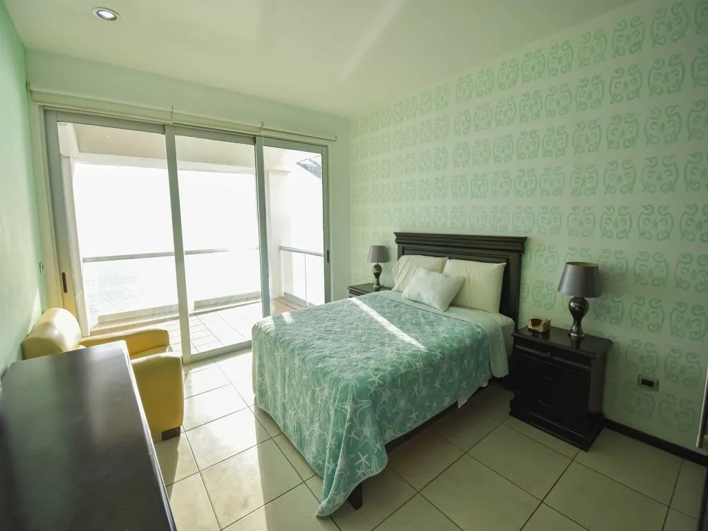 Condo de lujo, dos recamaras con vista al mar - Foto 14