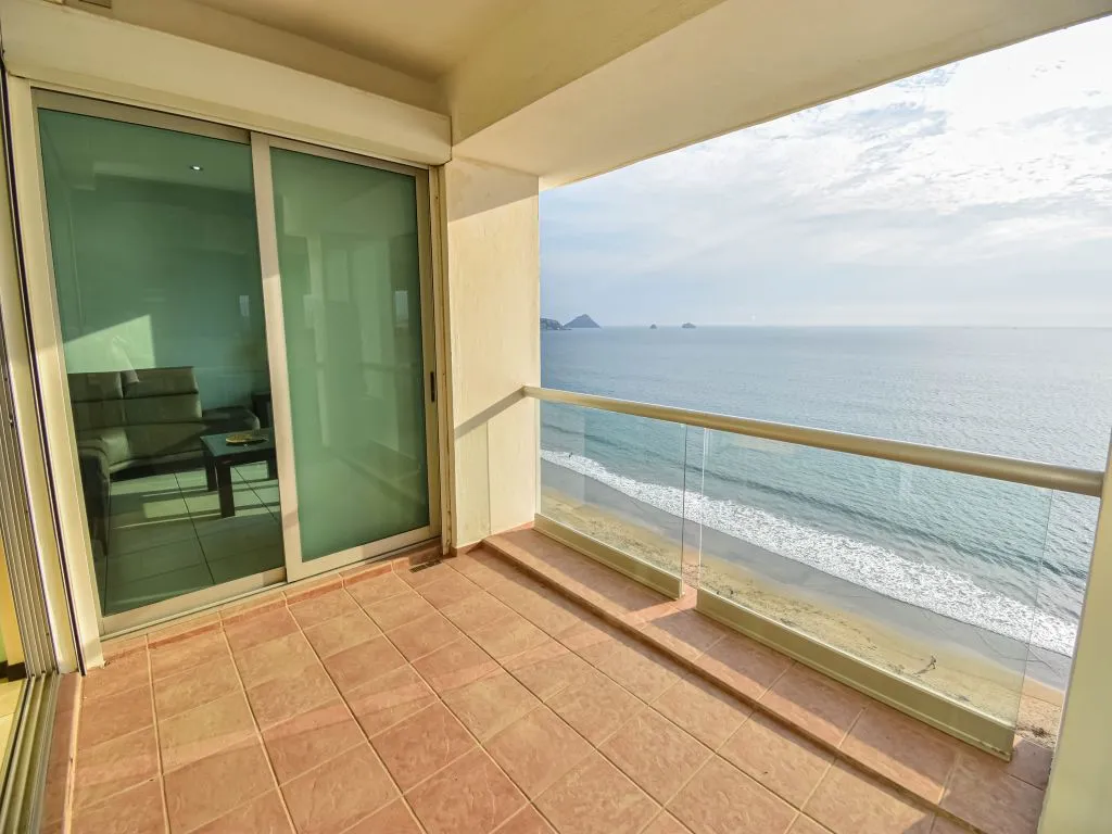 Condo de lujo, dos recamaras con vista al mar - Foto 19